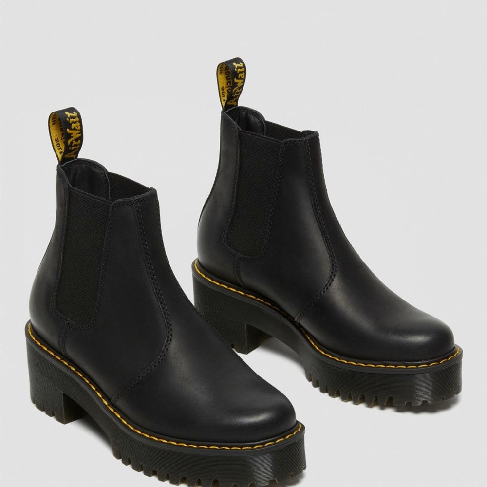 Dr Martens - ROMETTY WYOMING LEATHER PLATFORM CHELSEA BOOTS